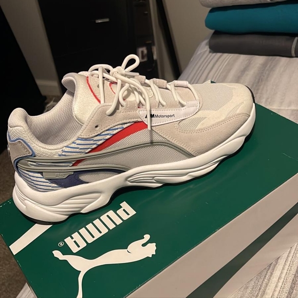 Sneakers - Picture 2 of 2